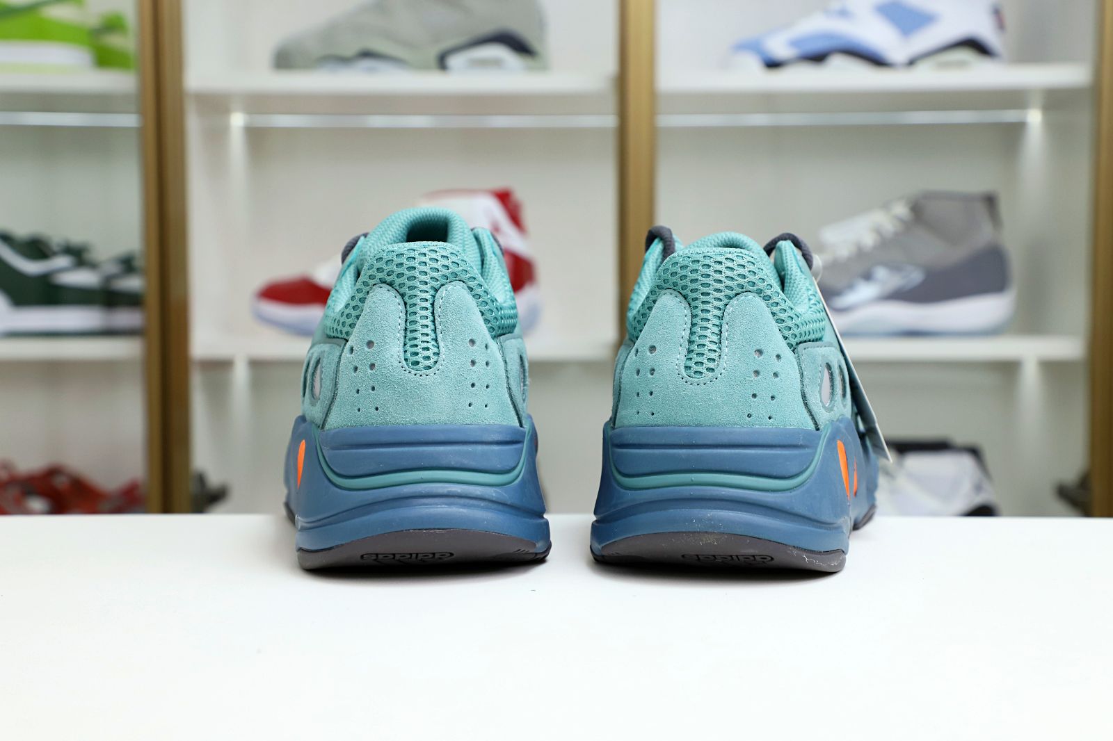 Yeezy boost 700 Faded