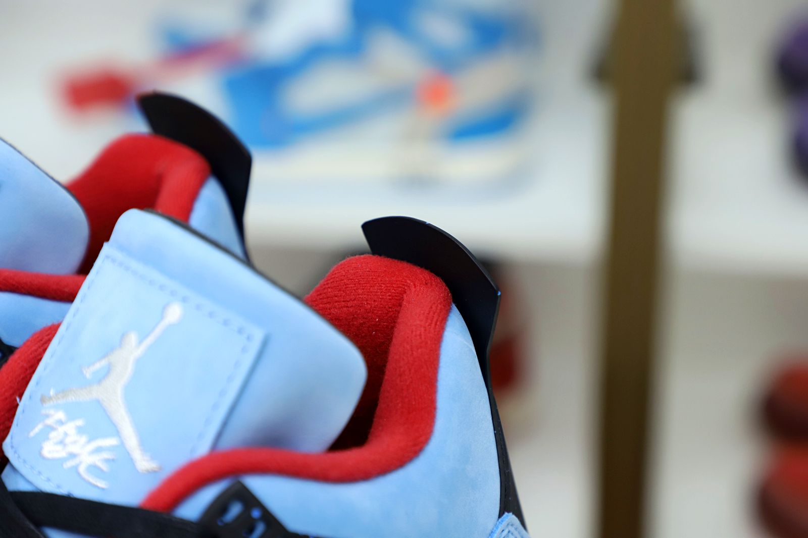 TRAVIS SCOTT X AIR JORDAN 4 RETRO CACTUS JACK FRIENDS & FAMILY