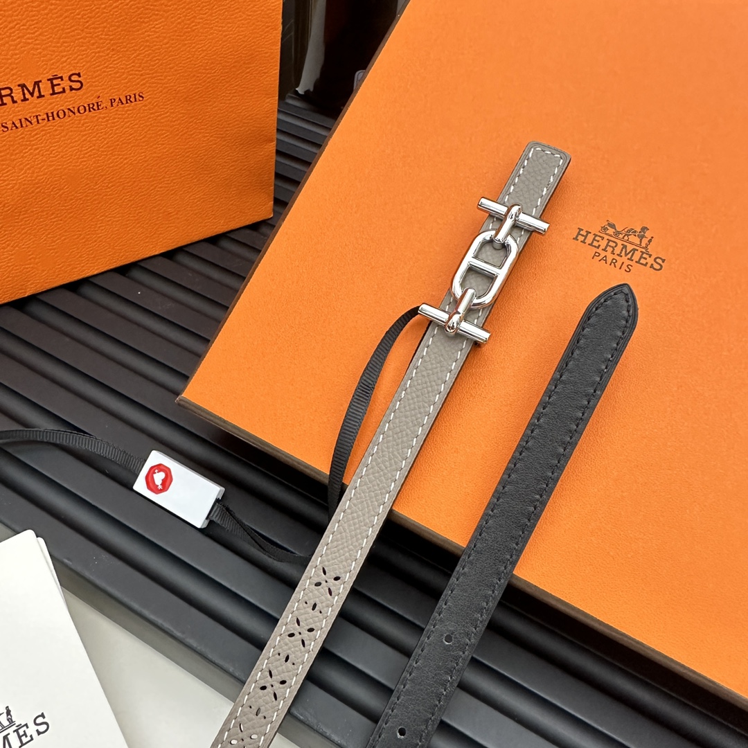 Reversible belt in Hermes Swift and perforated Epsom calfskin