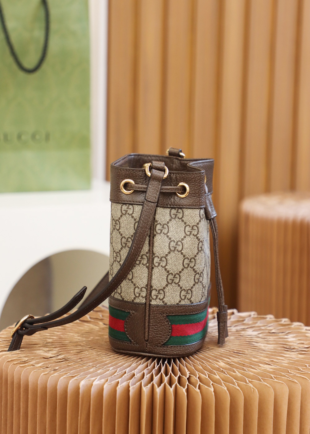 GUCCI 𝐎𝐩𝐡𝐢𝐝𝐚 𝐆𝐆 𝐌𝐢𝐧𝐢 small bucket bag #550620