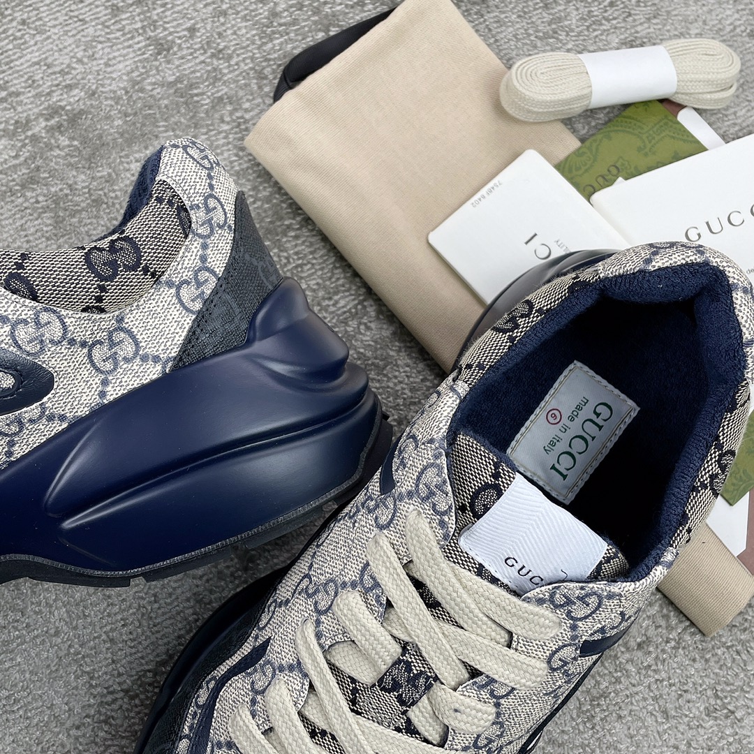 Gucci Pops This collection has a lot of flora and fauna elements Original material