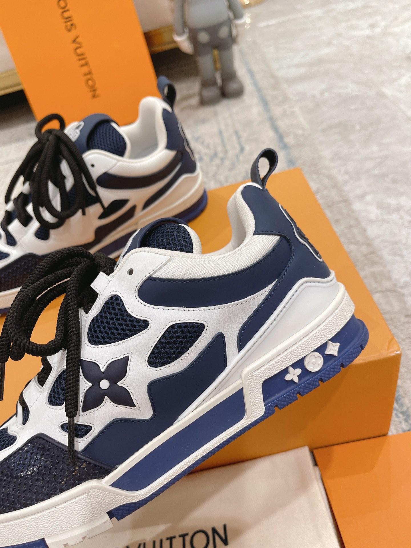 Louis Vuitton couple models DIY buckle sneakers sneakers