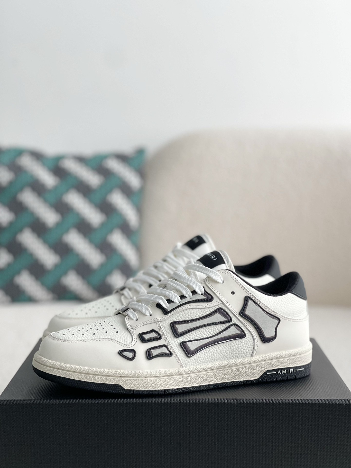 Amiri Bone Sneakers