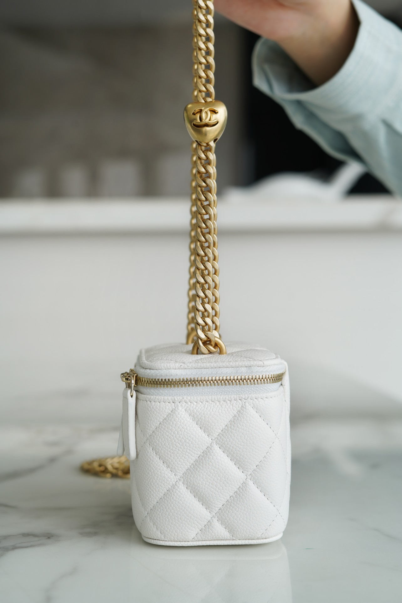 𝗖𝗛𝗔𝗡𝗘𝗟✦ 23P Spring/Summer New Love Adjustment Buckle Small Box