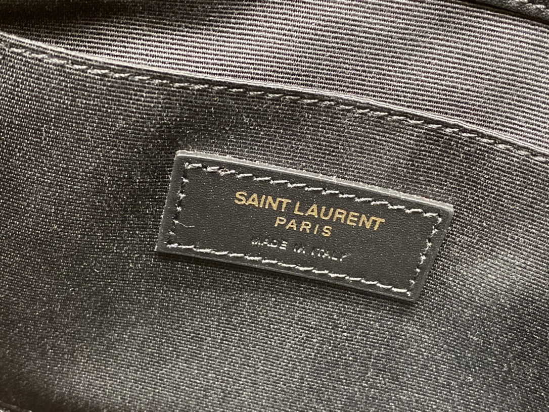 SAINT LAURENT 𝑴𝒐𝒏𝒐𝒈𝒓𝒂𝒎 𝑾𝒐𝒄  #379039