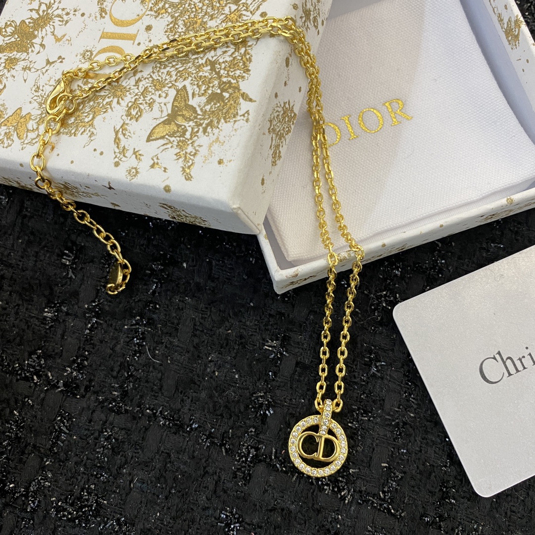 Dior necklace