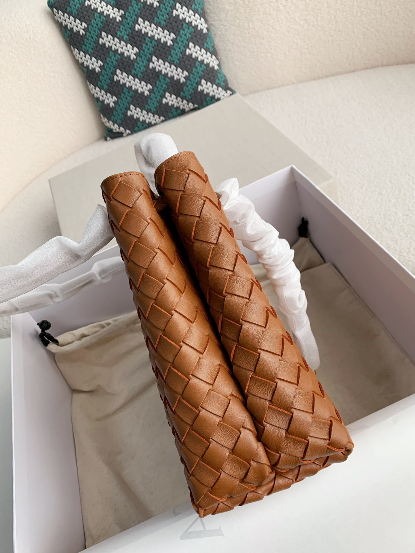 BOTTECA VENETA Knit handbags Size：32*24*12cm