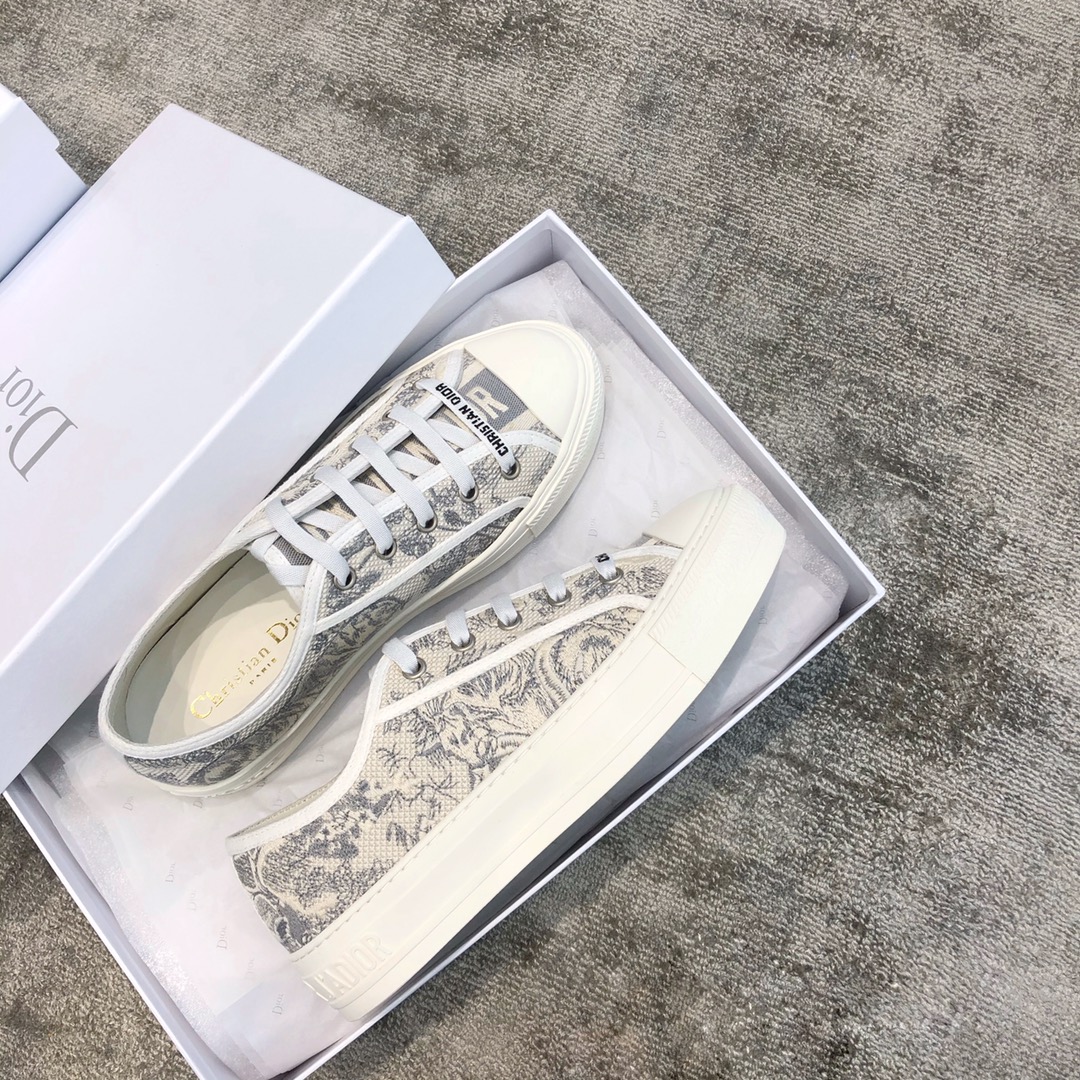 DIOR Antique Style Cloth Shoes Gold Full electric embroidery Water-dyed sheepskin lining Private moulded outsole