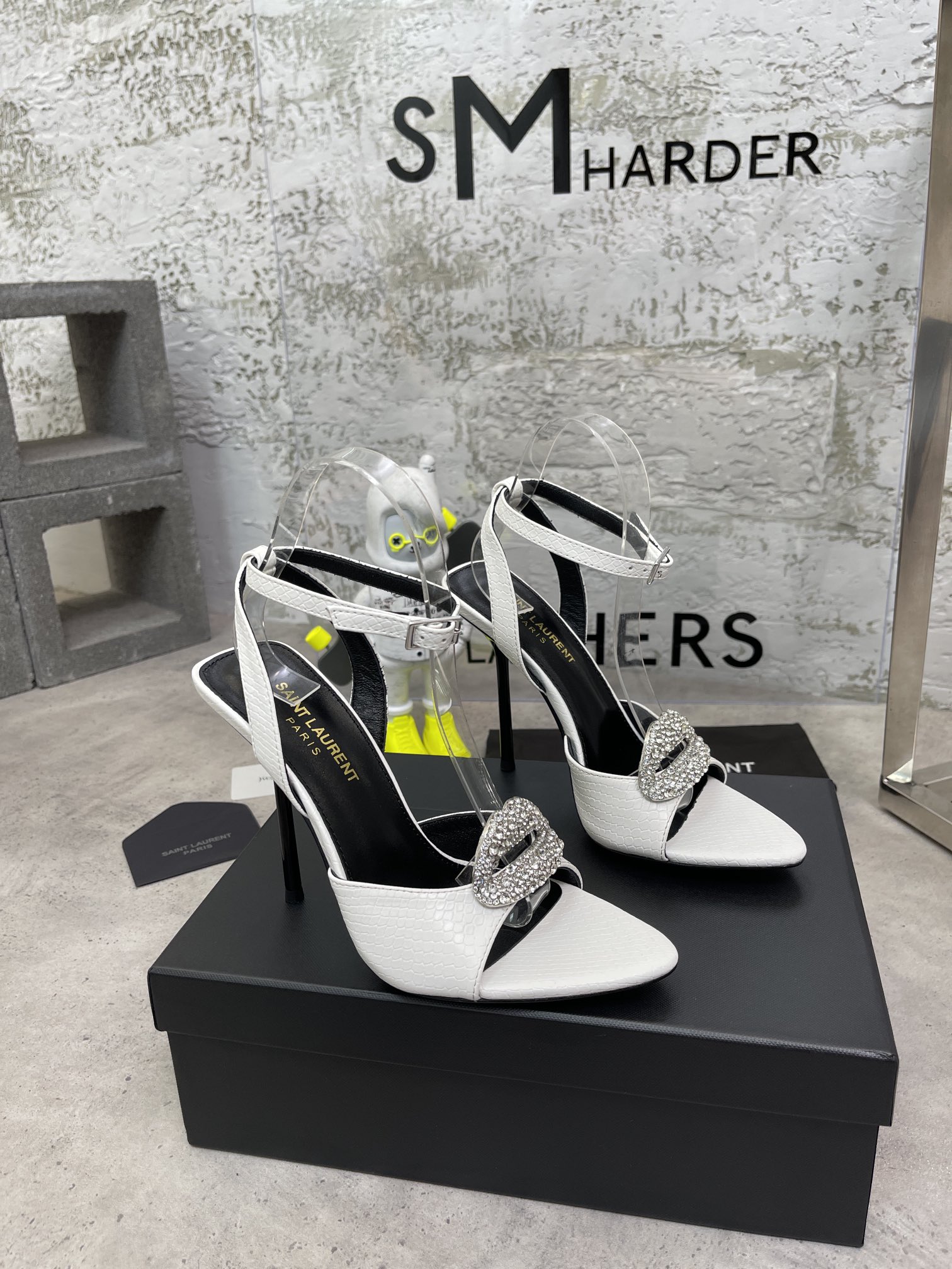 𝙎𝙖𝙞𝙣𝙩 𝙇𝙖𝙪𝙧𝙚𝙣𝙩 | 𝟐𝟎𝟐𝟐/𝐒𝐒 𝐧𝐞𝐰 YSL｜Early spring hot ysl high heel strappy sandals Italian leather sole