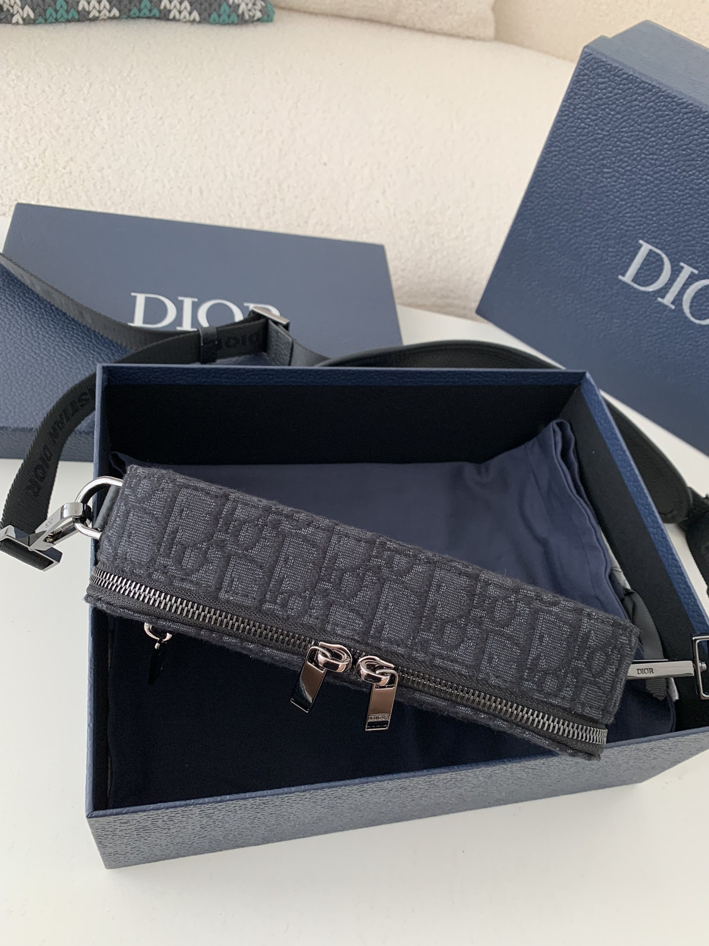 DIOR Men's SAFARI Messenger Bag, Top Quality Size: 22 * 15 * 6cm