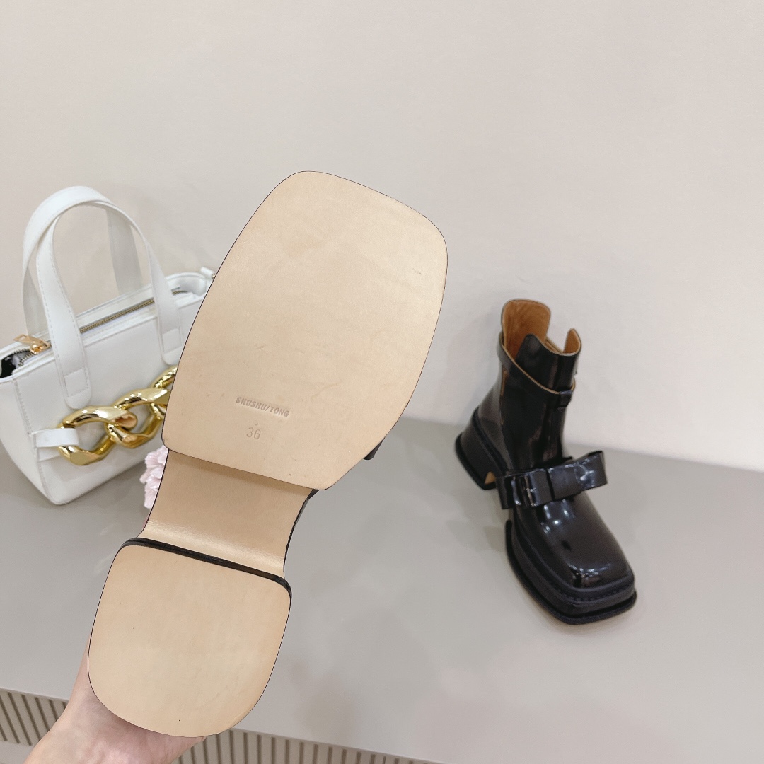 shushuton | 𝟐𝟎𝟐𝟏/𝐒𝐒 𝐧𝐞𝐰 2022 fall and winter runway show models, thick-soled square toe waterproof platform boots