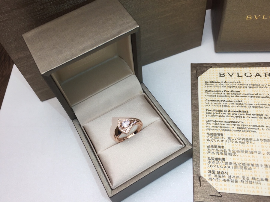 BVLGARI ring