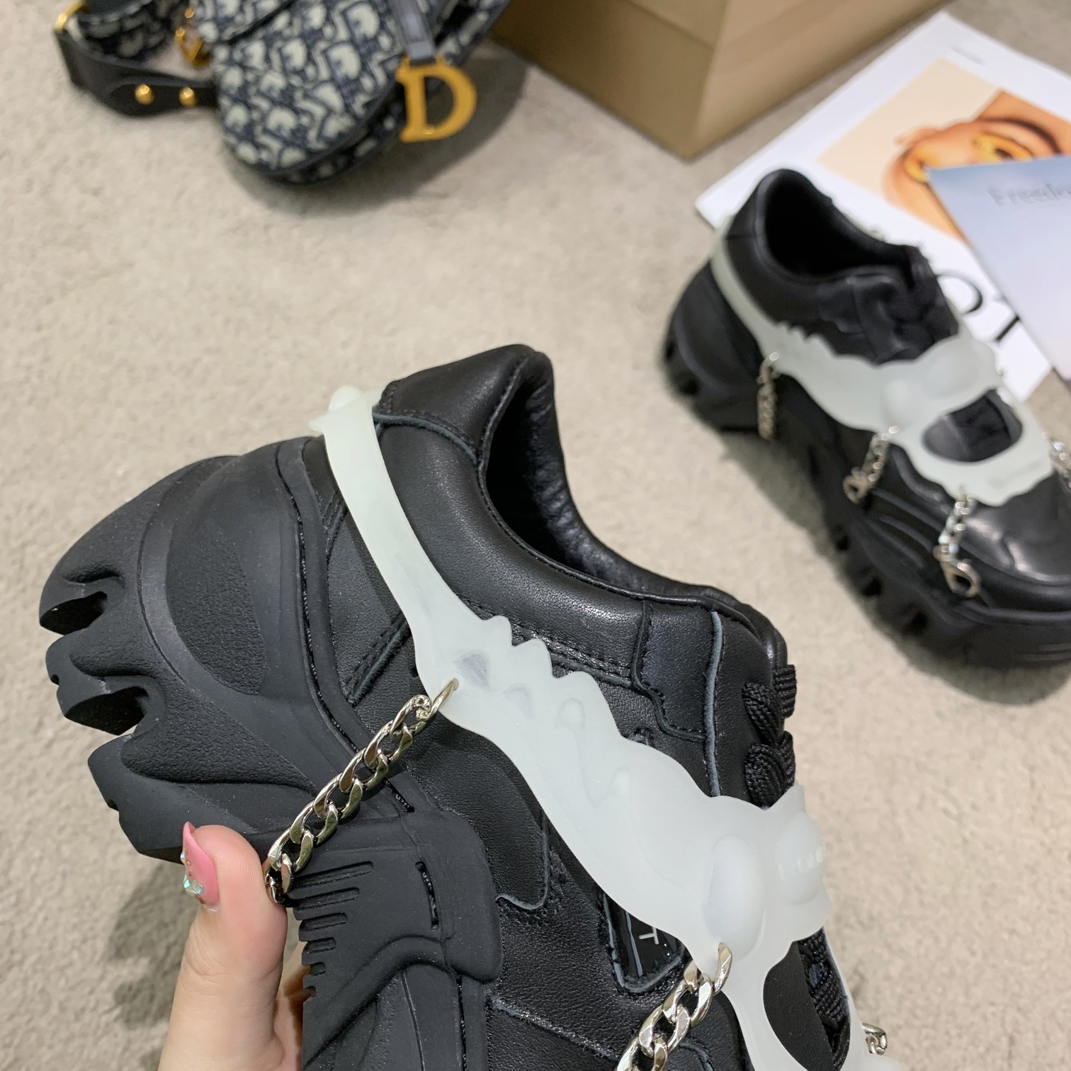 𝐑𝐨𝐫𝐧𝐧𝐢𝐢 ｜2020FW new sneakers upper with silk cowhide upper Sheepskin lining