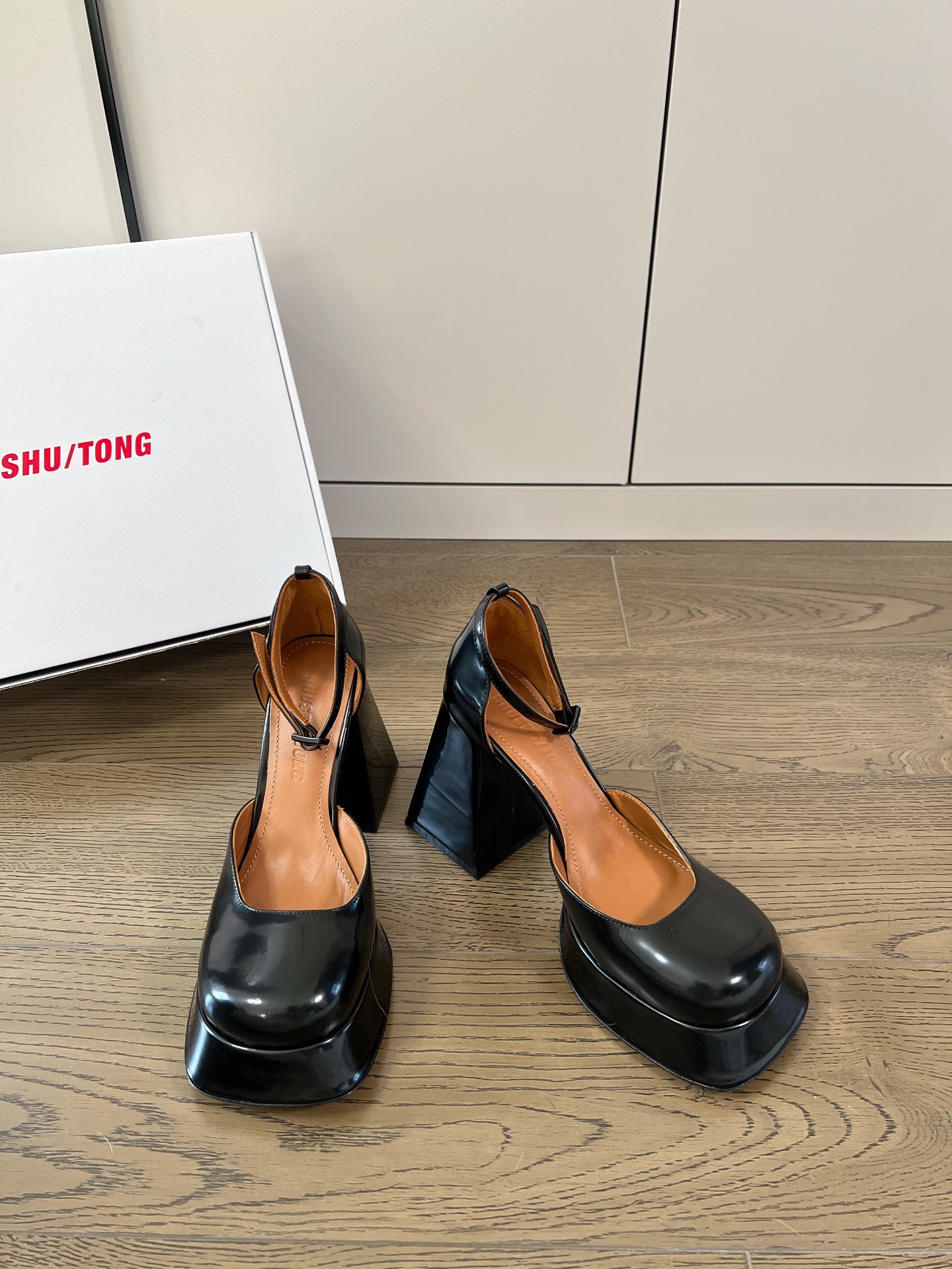 𝐒𝐇𝐔𝐒𝐇𝐔𝐓𝐎𝐍𝐆｜𝟐𝟎𝟐𝟑/𝐒𝐒 𝐧𝐞𝐰 Exclusive niche SHUSHU/TONG 23/thick bottom Mary Jane