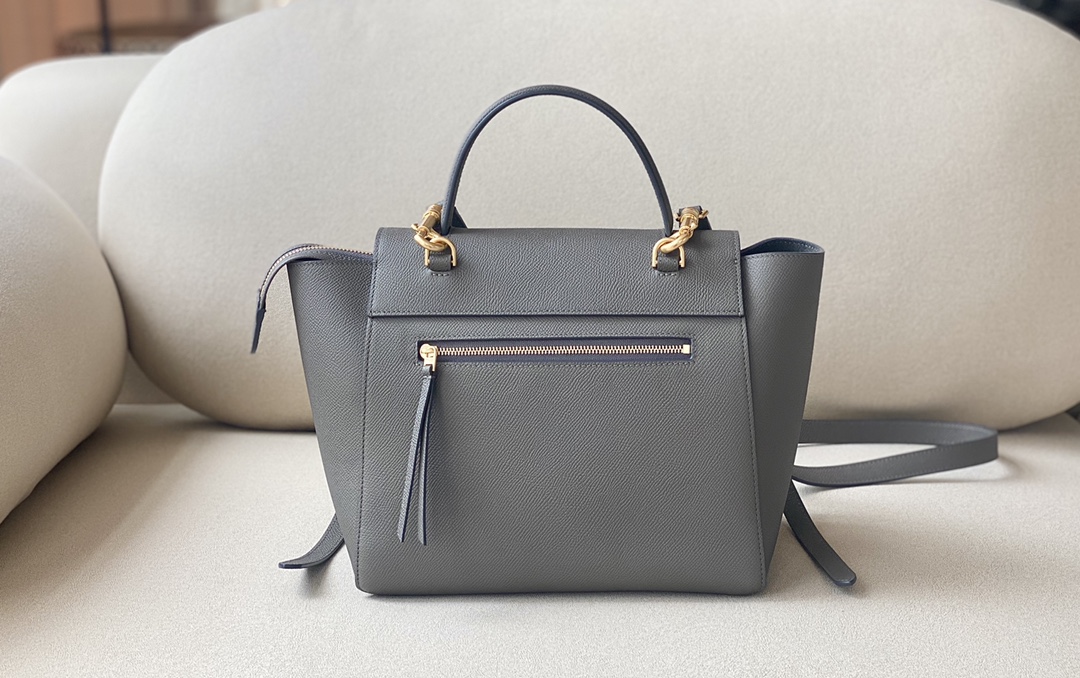 𝐂𝐞𝐥𝐢𝐧𝐞 BELT MICRO BAG in grained calfskin
