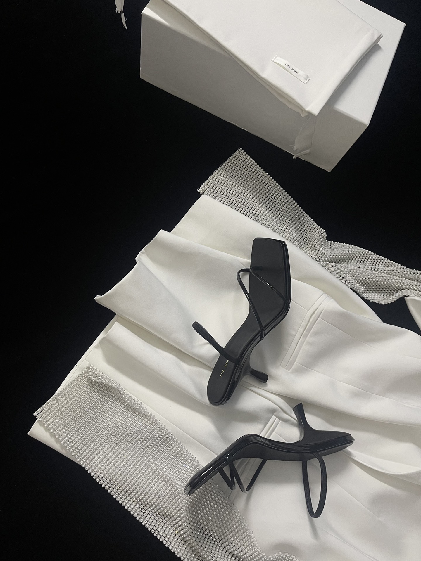 𝐓𝐡𝐞 𝐫𝐨𝐰 ｜𝟐𝟎𝟐𝟑/𝐒𝐒 𝐧𝐞𝐰 Minimalist sandals