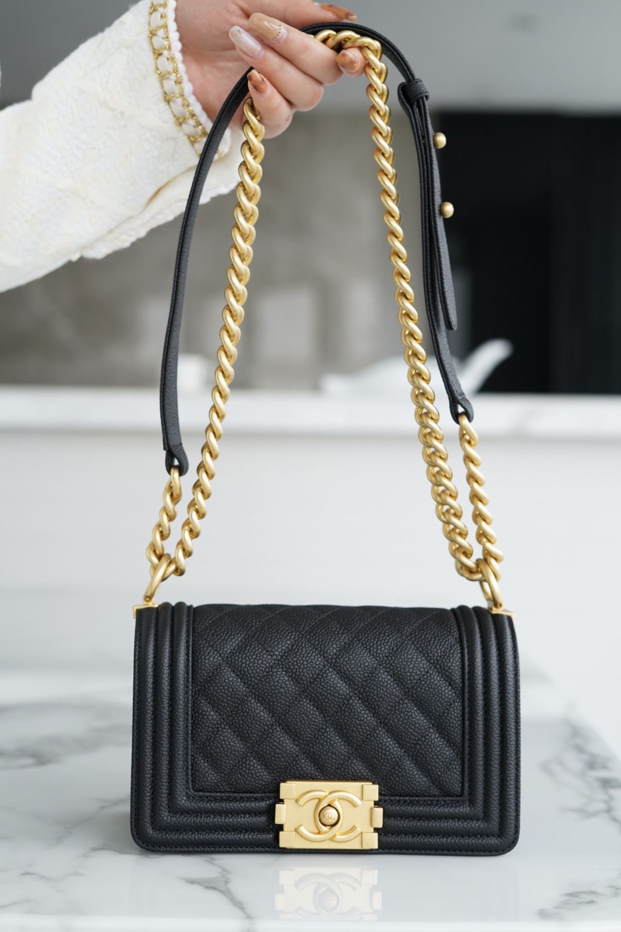 𝗖𝗵𝗮𝗻𝗲𝗹 𝗟𝗲𝗯𝗼𝘆 Imported custom caviar calfskin:Large ball pattern Small Black Gold