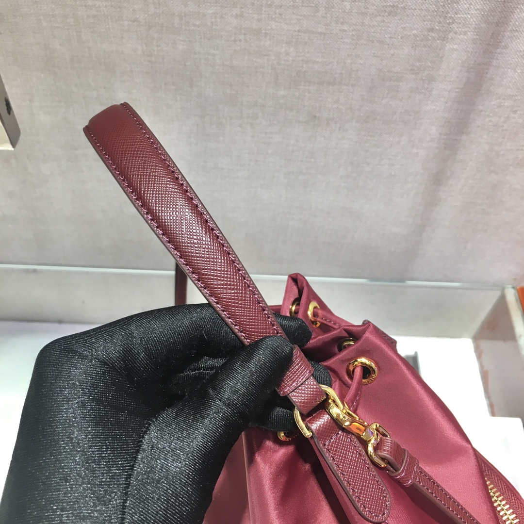 𝐏𝐑𝐀𝐃𝐀 Classic model 1BH038