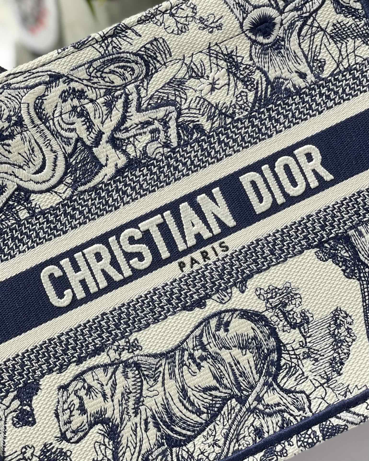 DIOR TOTE blue tiger embroidery
