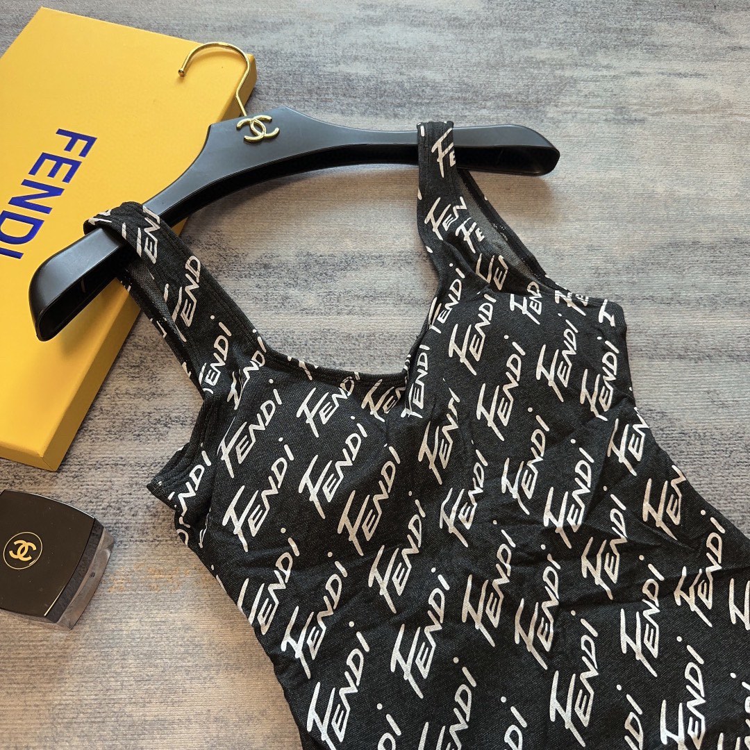 Fendi's latest style, double FF letters