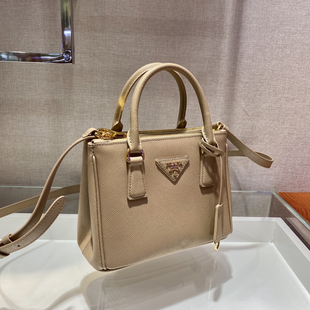 𝐏𝐑𝐀𝐃𝐀 Galleria Handbags 1BA906