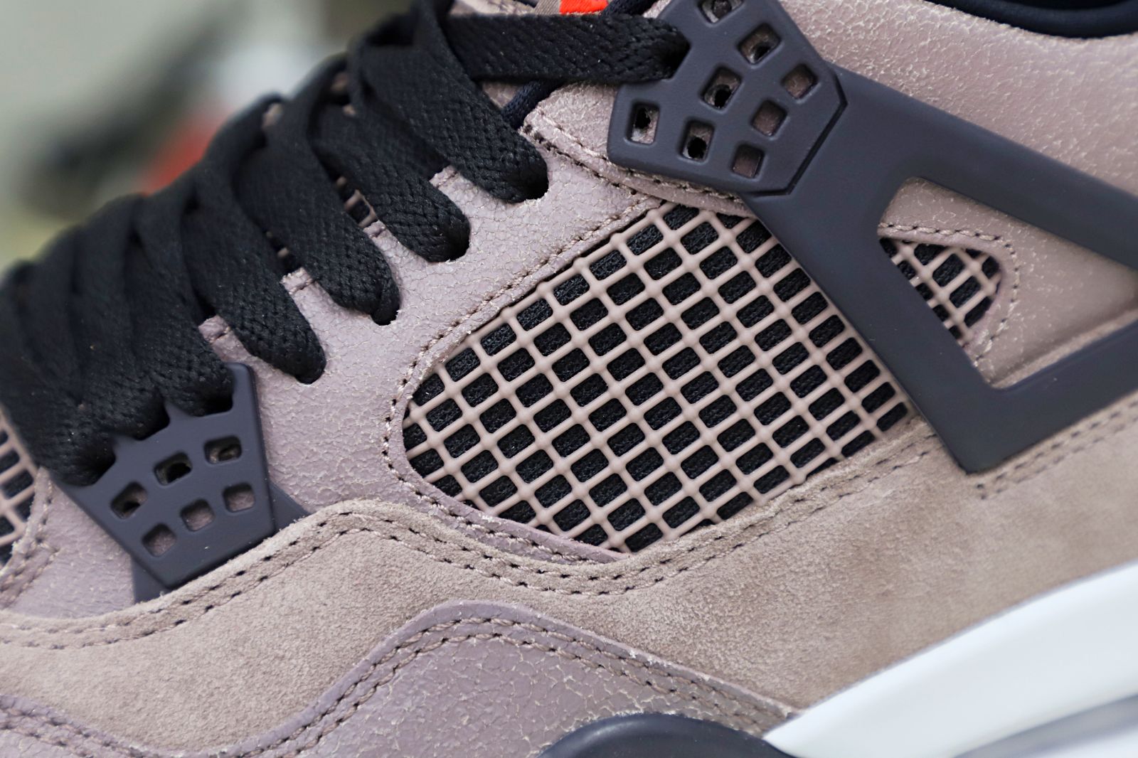 AIR JORDAN 4 RETRO TAUPE HAZE