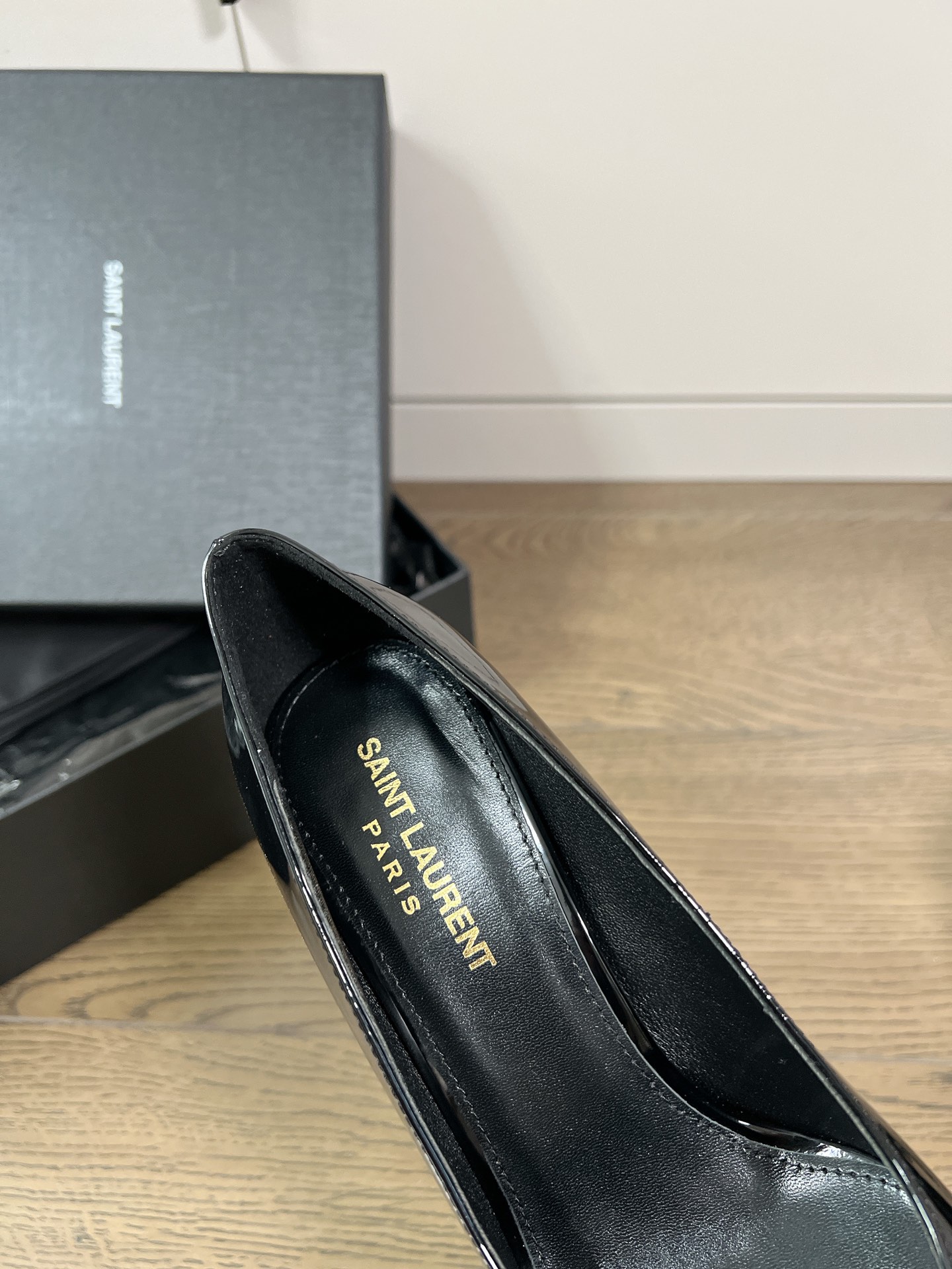 𝙎𝙖𝙞𝙣𝙩 𝙇𝙖𝙪𝙧𝙚𝙣𝙩 | 𝟐𝟎𝟐𝟐/𝐒𝐒 𝐧𝐞𝐰 YSL｜Shaped heel shoes in the closet c high heels original cow patent leather