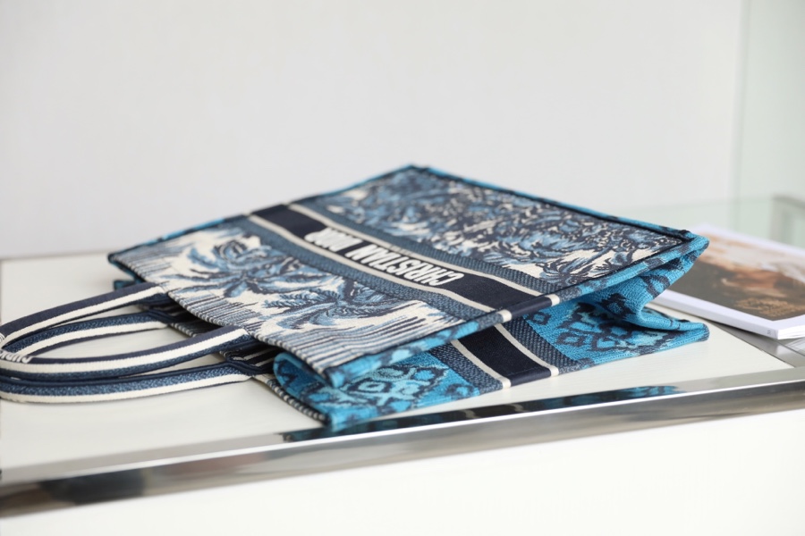 DIOR TOTE Blue Coconut Tree