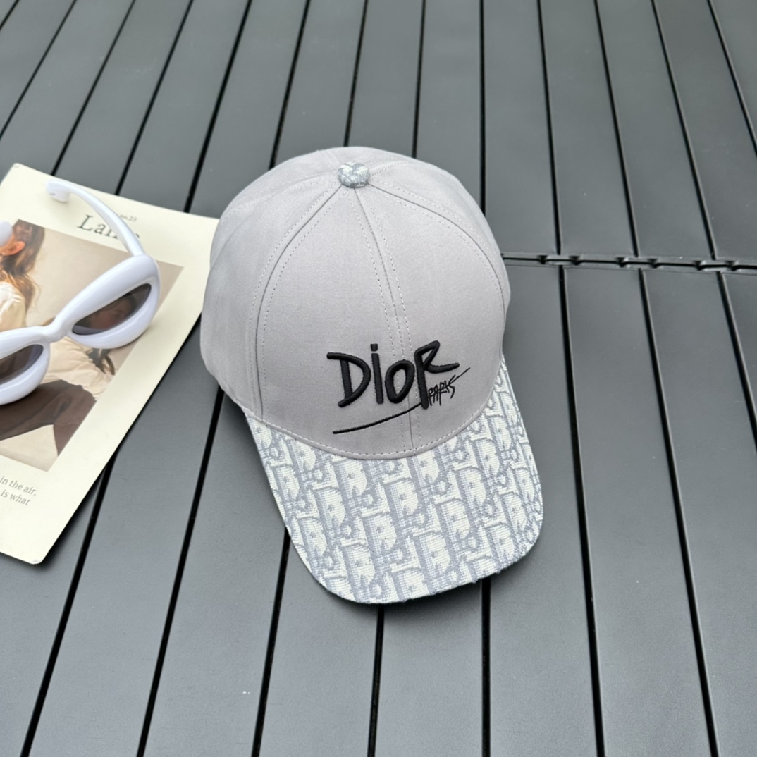 Dior new embroidered letters canvas baseball cap head circumference: 57cm