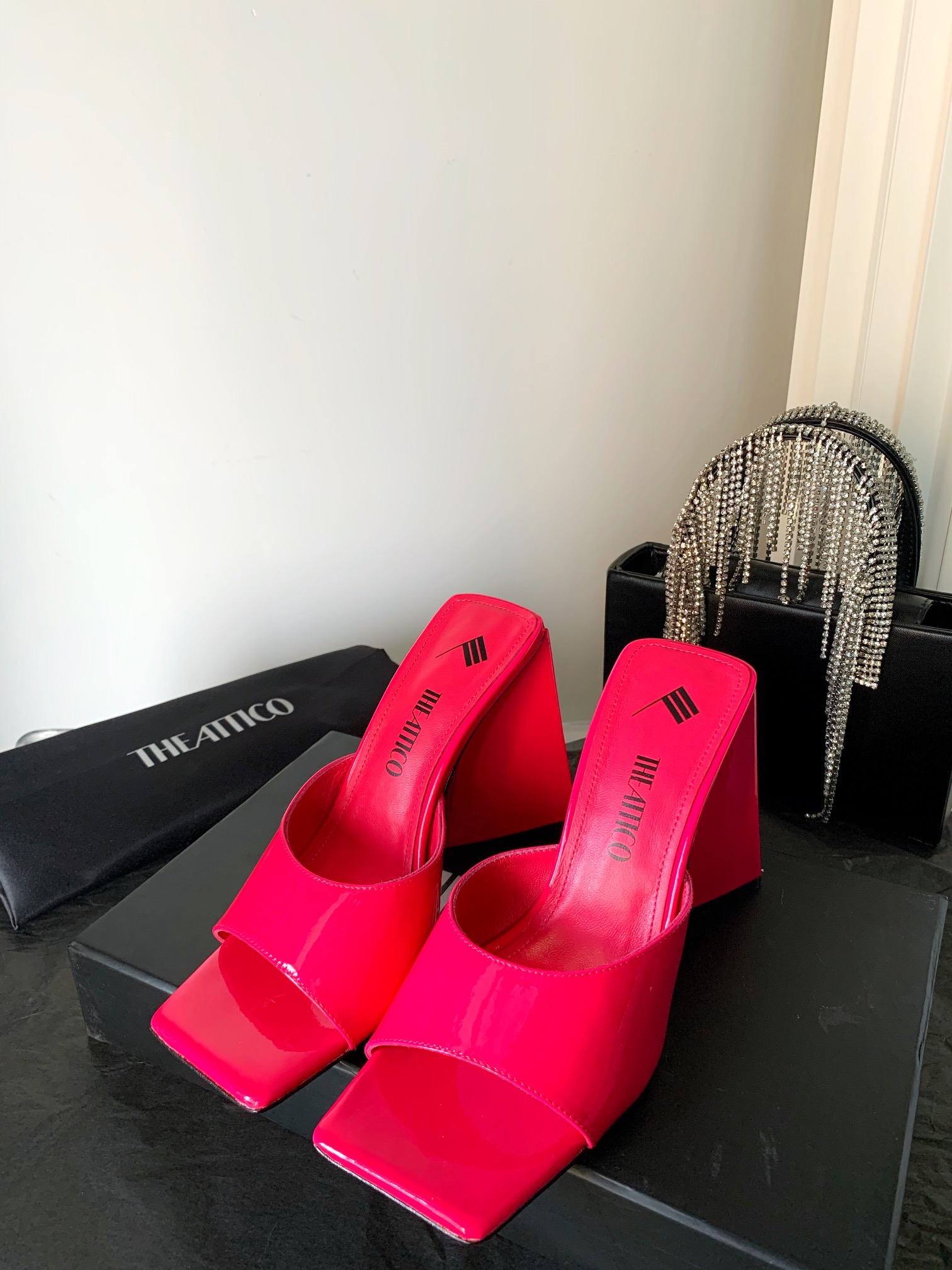 THE ATTICO | 𝟐𝟎𝟐𝟏/𝐒𝐒 𝐧𝐞𝐰 The attico triangle heel sandals lined with sheepskin leather genuine leather outsole