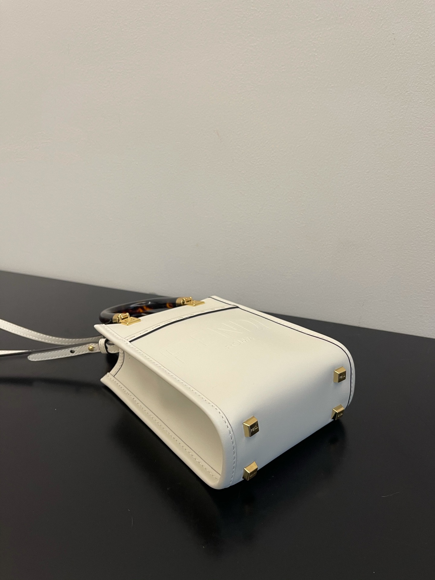 FENDI Logo embossed tortoiseshell portable crossbody cute