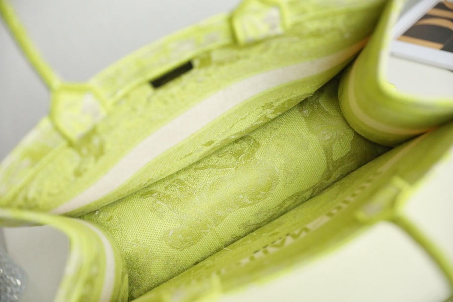 DIOR TOTE Fluorescent green embroidery