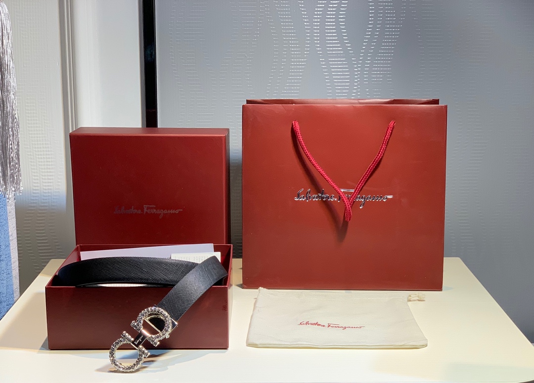 FERRAGAMO twist style