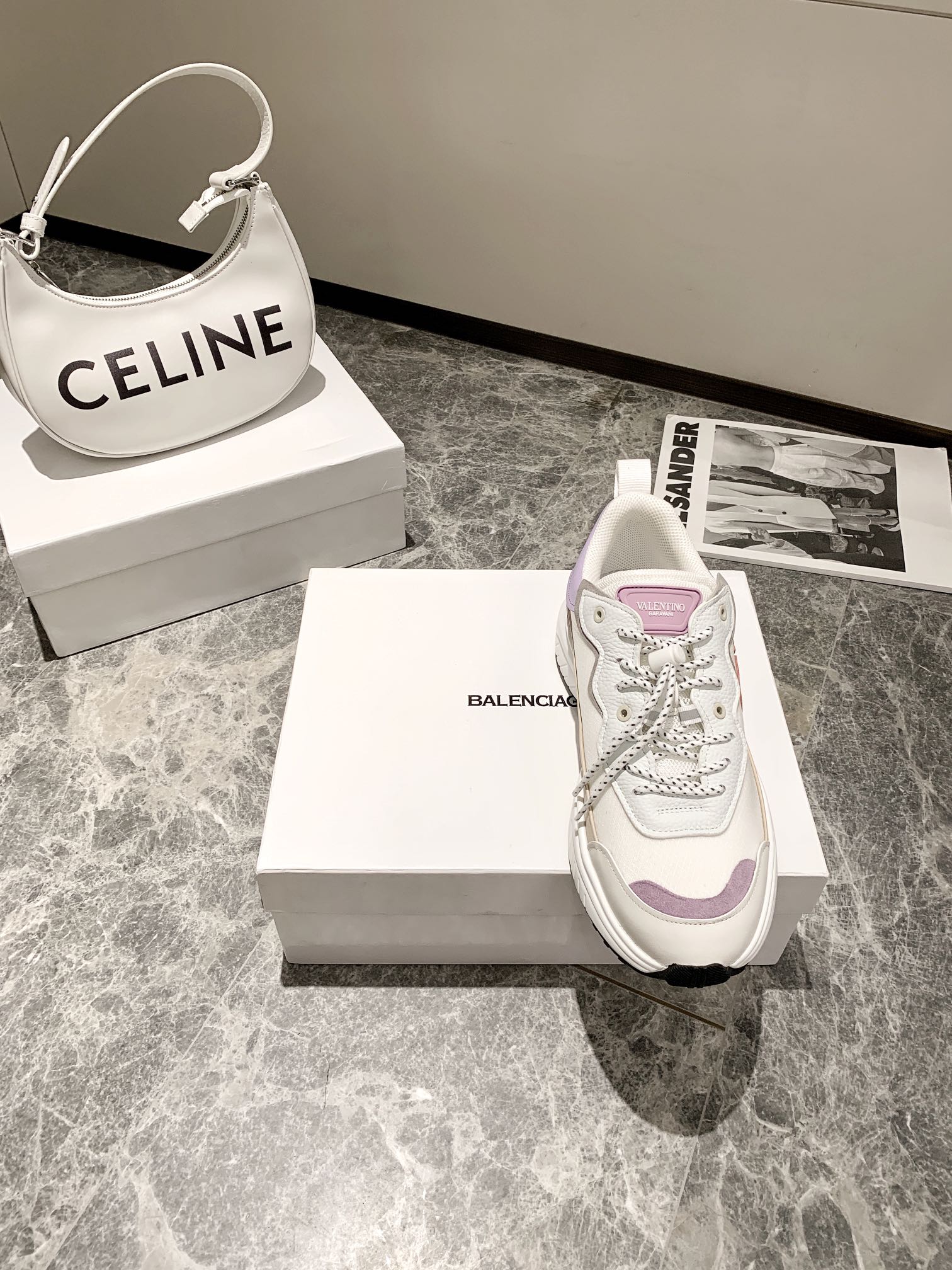 【Valentino】𝟐𝟎𝟐𝟏/𝐒𝐒 𝐧𝐞𝐰 Valentino 2022 ss spring-summer collection of new old man shoes