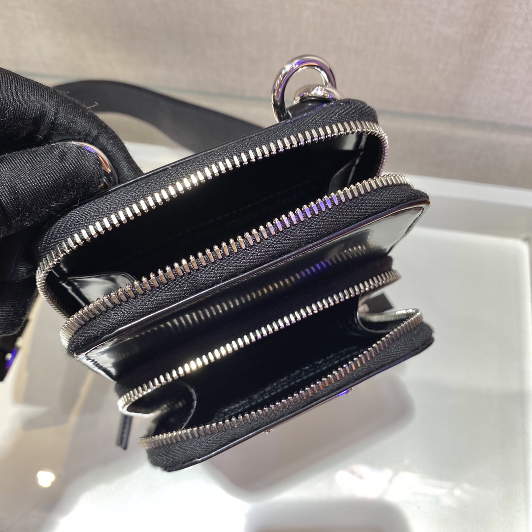 𝐏𝐑𝐀𝐃𝐀 New cell phone bag 2ZH126