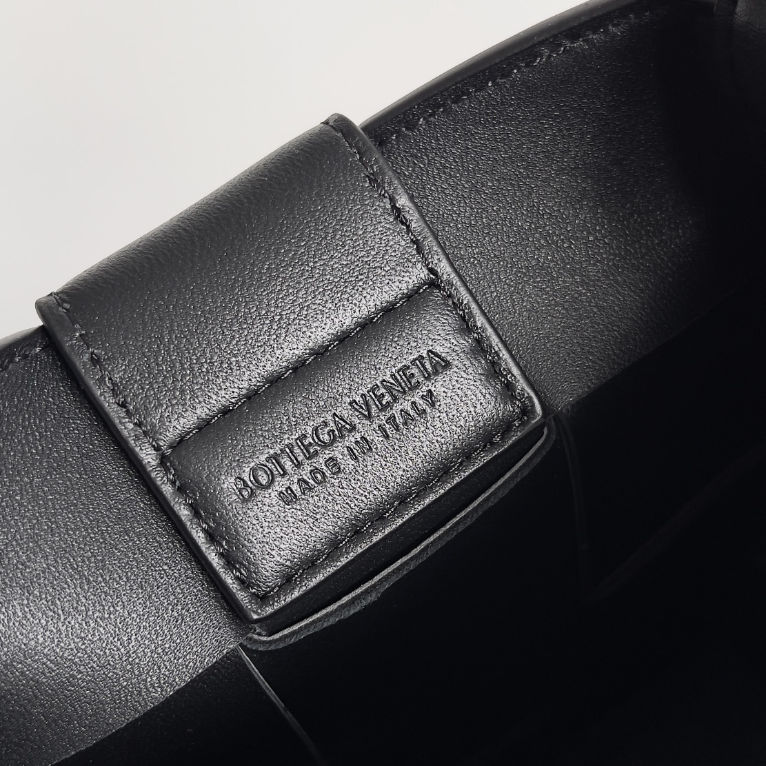 Bottega Veneta BV Mobile Phone Bag Black #729298