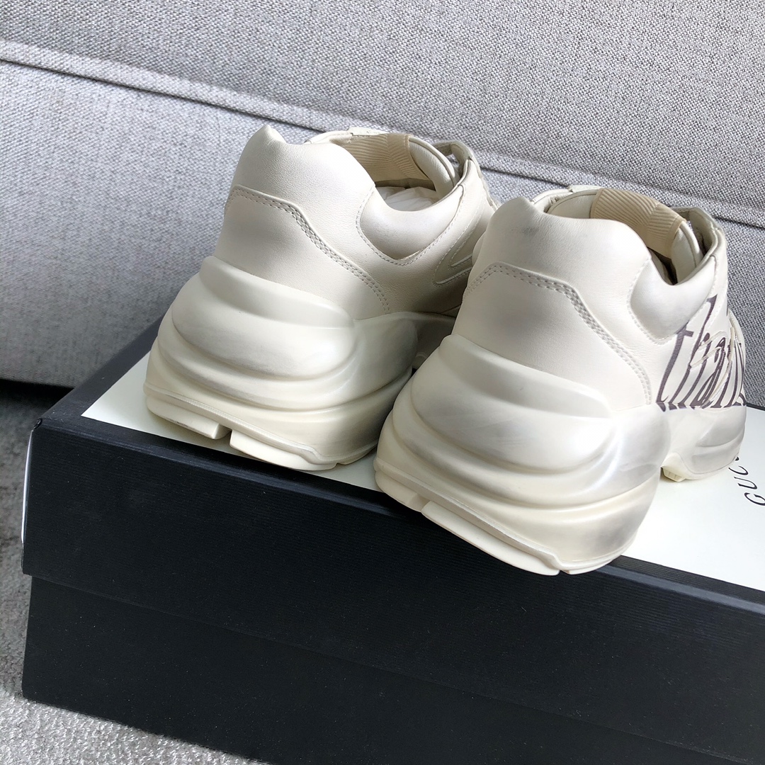 Gucci Pops This collection has a lot of flora and fauna elements Original material