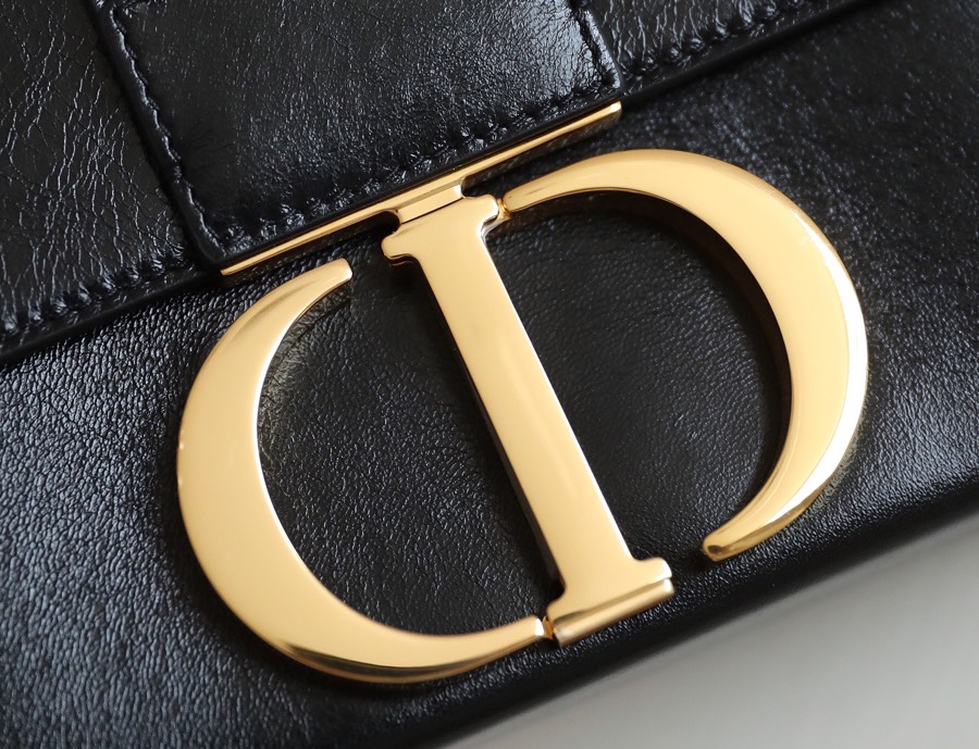 Montaigne Black 𝙢𝙞𝙣𝙞 Box Bag