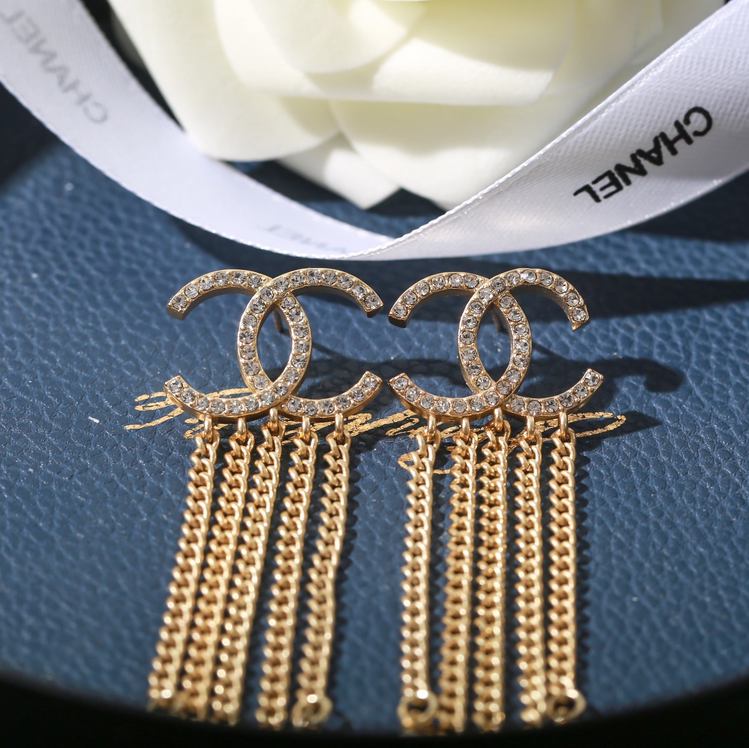 CHANEL🇫🇷Xiaoxiang Letter Double C Tassel Earrings