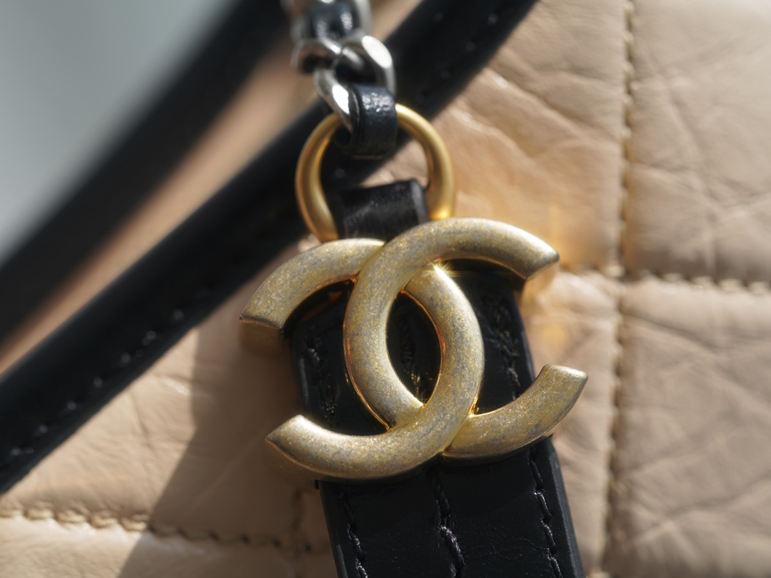 𝗖𝗵𝗮𝗻𝗲𝗹𝗚𝗮𝗯𝗿𝗶𝗲𝗹𝗲❥⼵ Classic Stray Bag Italy 🇮🇹 Montebello original cowhide: small apricot black