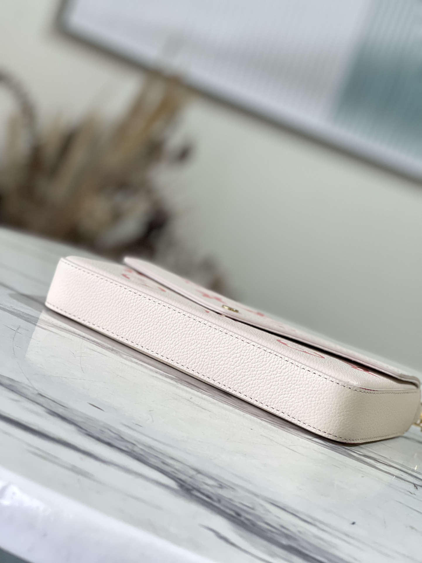 𝐋𝐎𝐔𝐈𝐒 𝐕𝐔𝐈𝐓𝐓𝐎𝐍  M61276