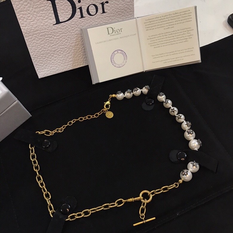 Dior necklace