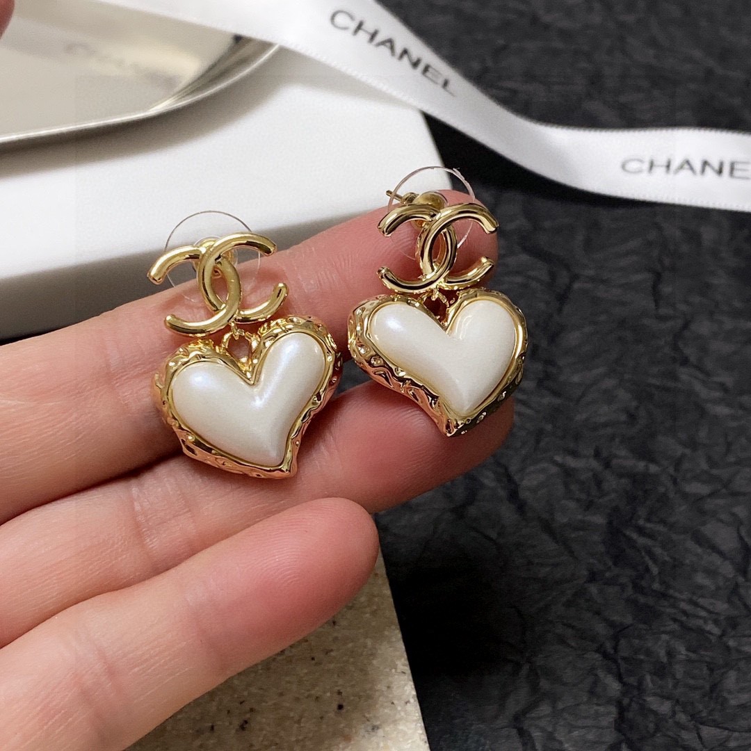 CHANEL🇫🇷Xiaoxiang earrings new style