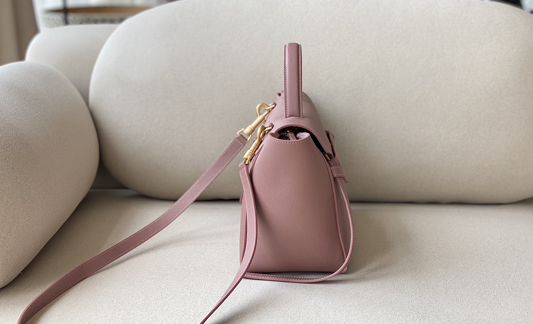 𝐂𝐞𝐥𝐢𝐧𝐞 BELT MICRO BAG in grained calfskin