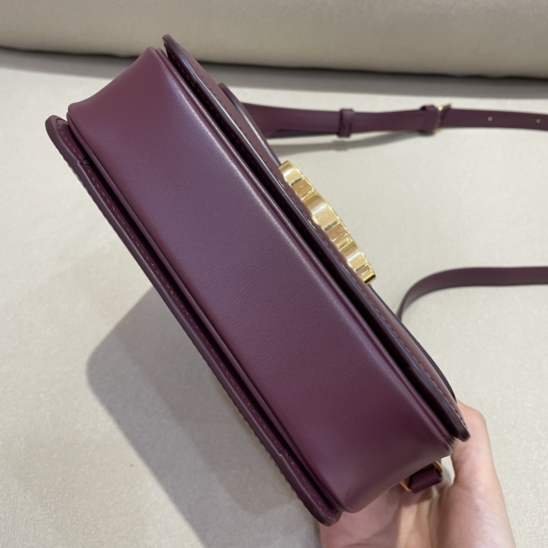 𝐂𝐞𝐥𝐢𝐧𝐞 Triomphe teen 18.5cm