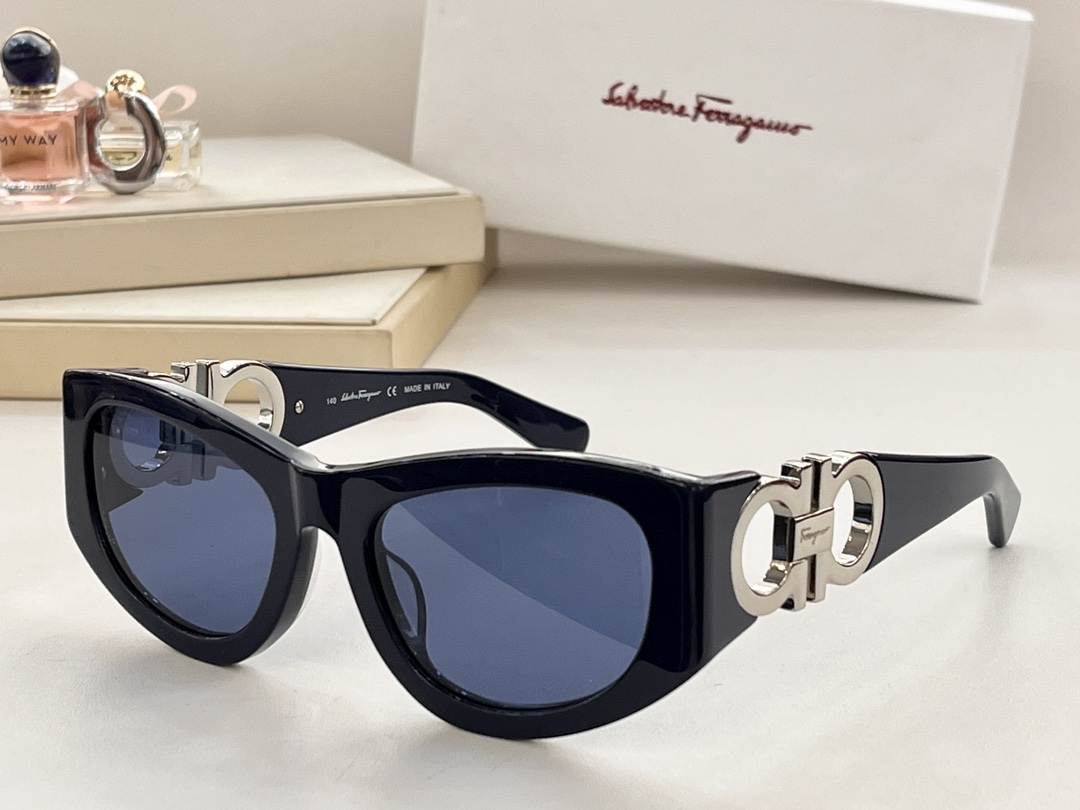 Salvatore Ferragamo Ferragam*✨✨✨MODEL: SF1082S