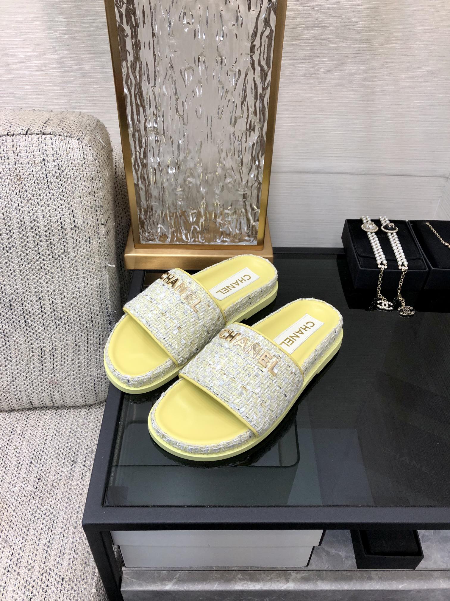 CHANEL 2022 early spring latest honey slippers fashion versatile series imported sheepskin cushioned feet