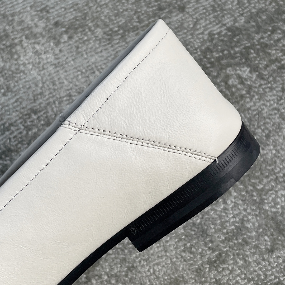 Gucci Super classic leather shoes mixed sheepskin leather leather sole horsebit buckle single shoes white