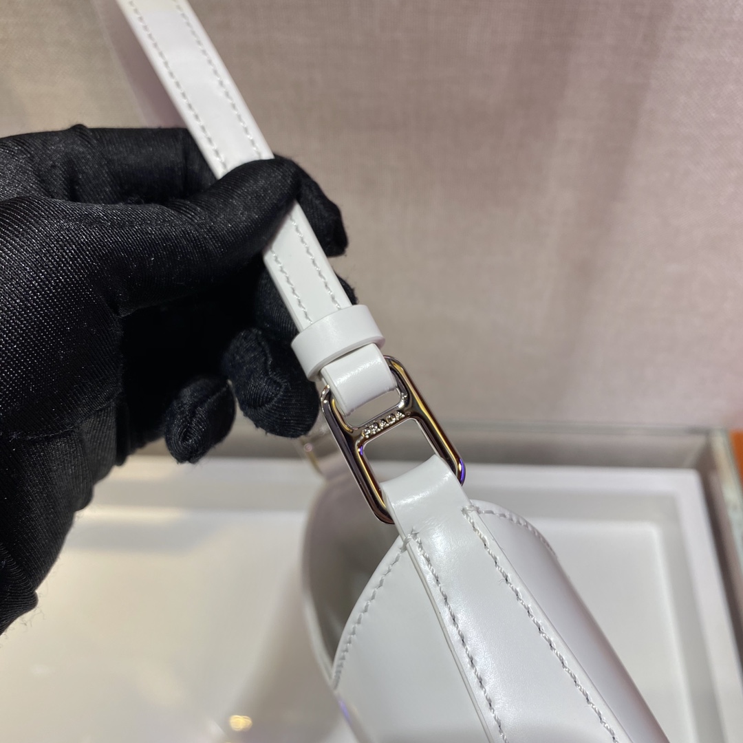 𝐏𝐑𝐀𝐃𝐀 New Underarm Bag 1BC499