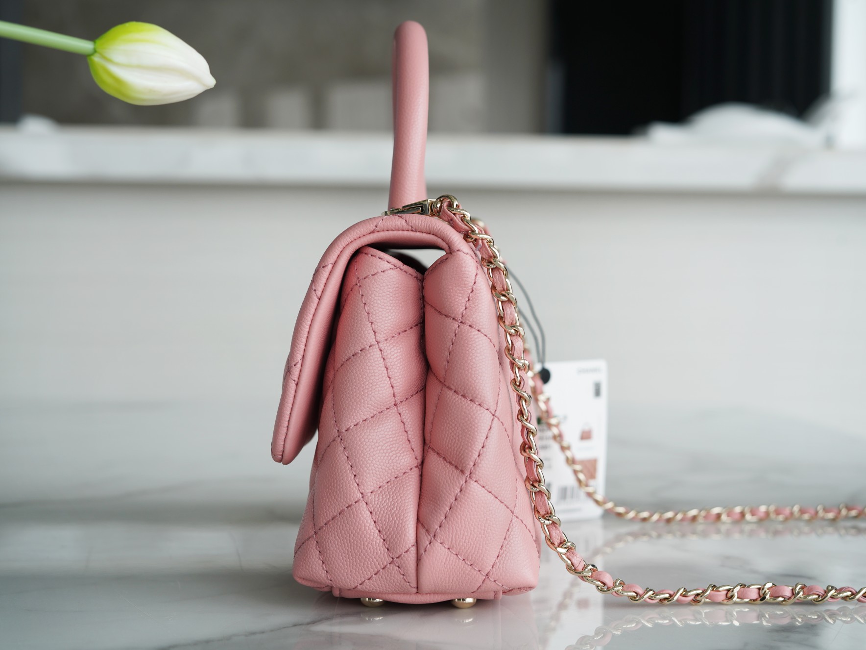CHANEL 𝑪𝒐𝑪𝒐 𝒉𝒂𝒏𝒅𝒍𝒆 New Cowhide Handle Small Pink